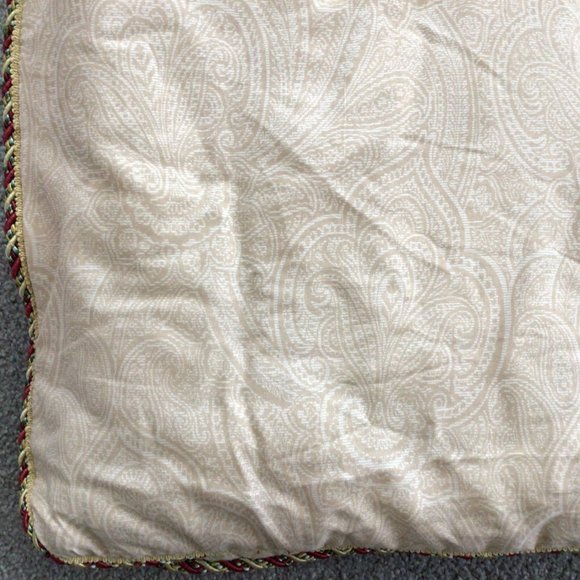 Chris Madden - Full Size Double Sided Floral Print Comforter & Pillow Sham - Picture 4 of 8